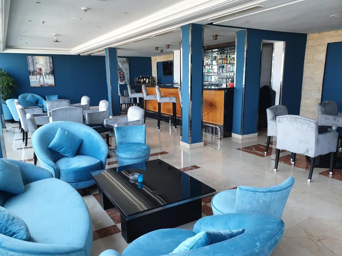 Farah Rabat Hotel Bagian luar foto The lounge at the airport