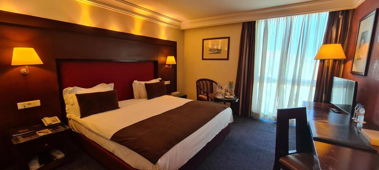 Farah Rabat Hotel Bagian luar foto A room at the hotel