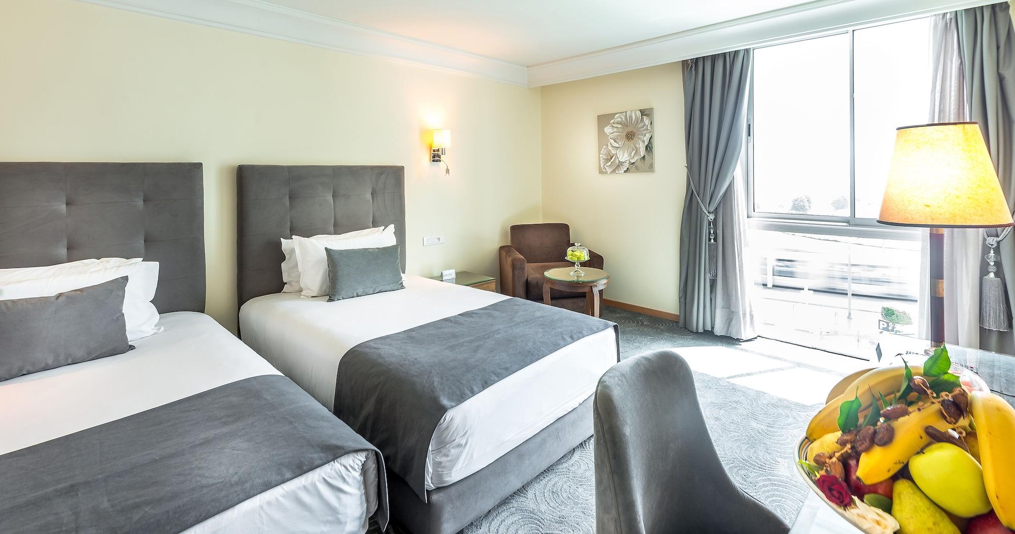 Farah Rabat Hotel Bagian luar foto A room at the hotel