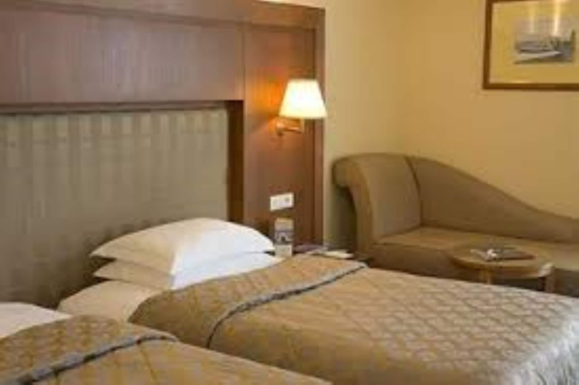 Farah Rabat Hotel Bagian luar foto A room at the hotel