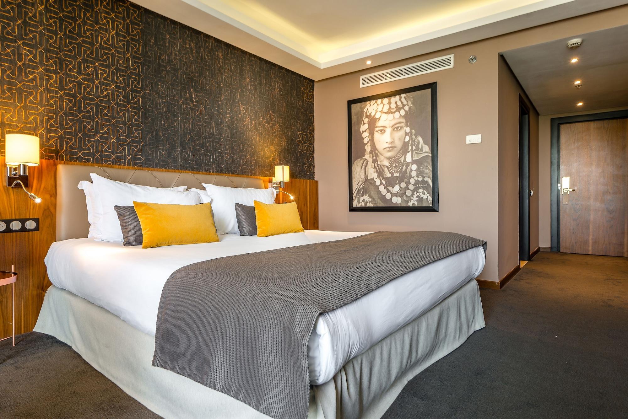 Farah Rabat Hotel Bagian luar foto A room at the hotel