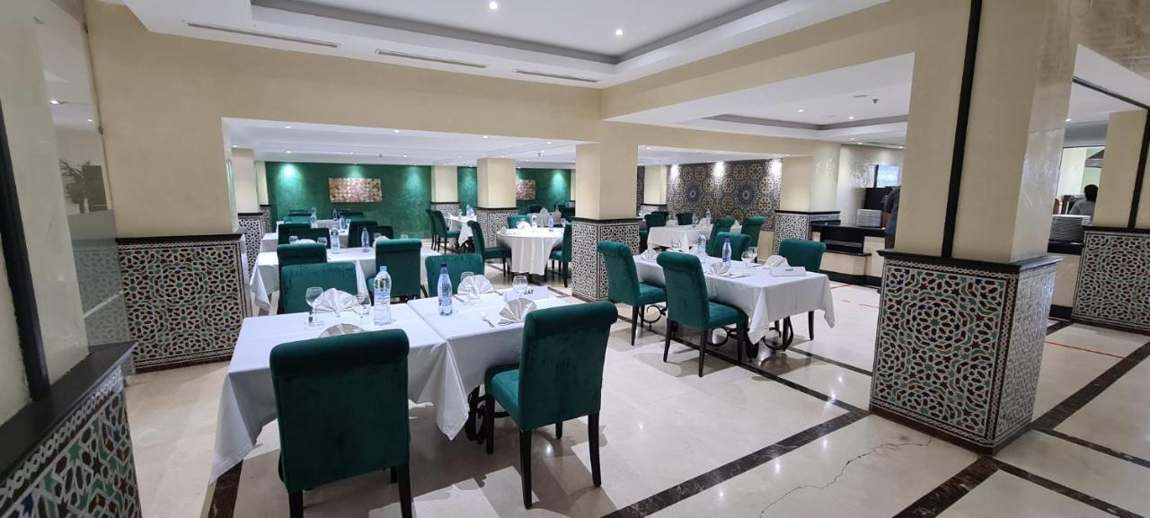 Farah Rabat Hotel Bagian luar foto The restaurant