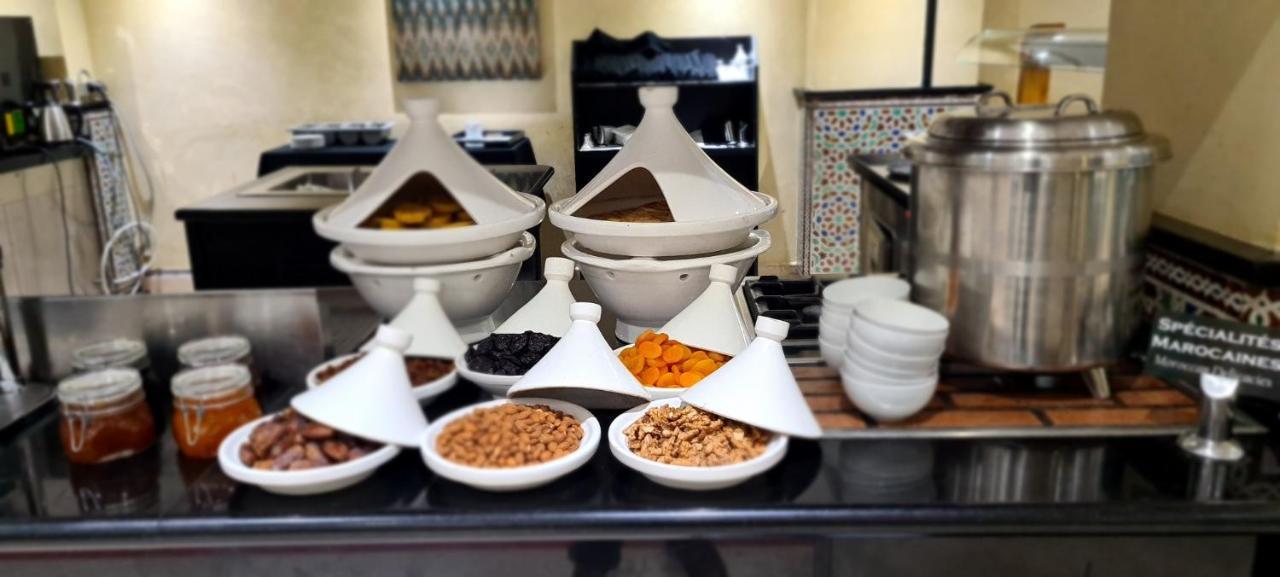 Farah Rabat Hotel Bagian luar foto Tajine pots