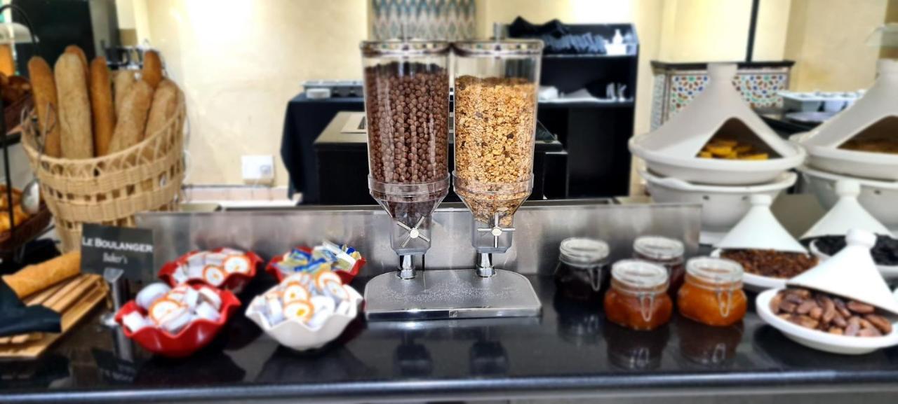 Farah Rabat Hotel Bagian luar foto A cereal dispenser