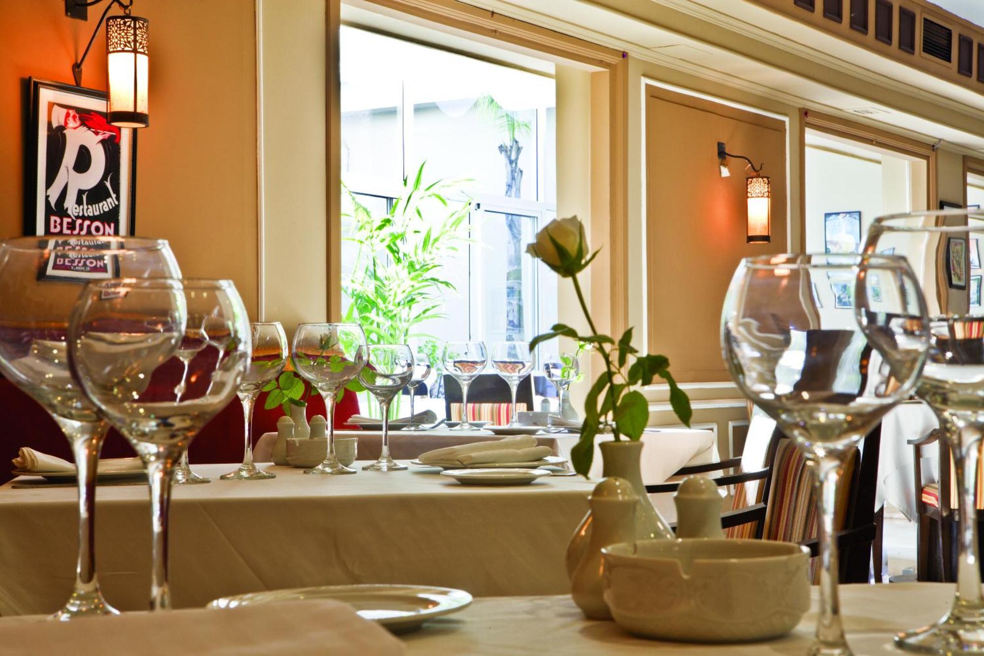 Farah Rabat Hotel Bagian luar foto Restaurant
